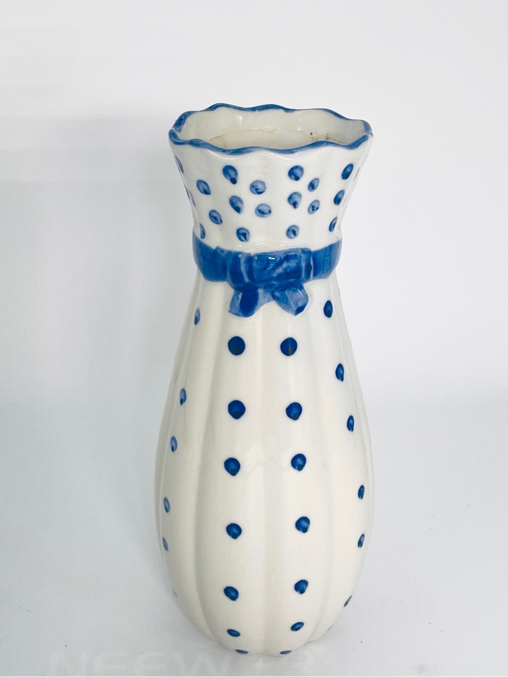 Hand Painted Blue White Ceramic Bud Vase Polka Dot Bow Scalloped Rim 7.25” Decor